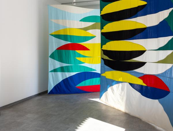 Anna Panek, Jesteś słodka jak te modrzewie, You are as sweet as these larches, 2024, tkanina_textile, 300x300 cm, courtesy lokal_30 and the artist