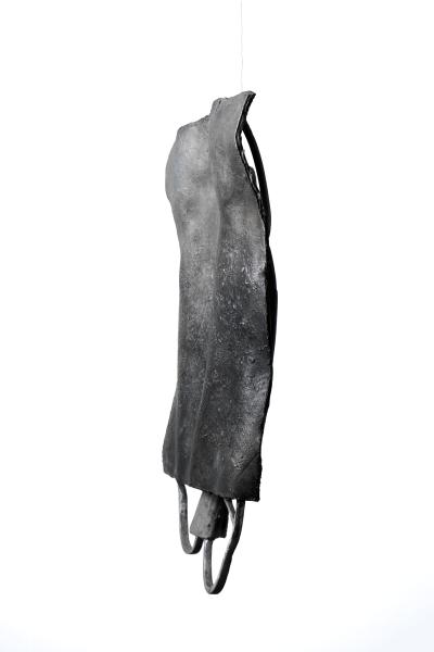 Anna_Myszkowiak_ciężar_ciała_2022_50x30x8_aluminium(3)